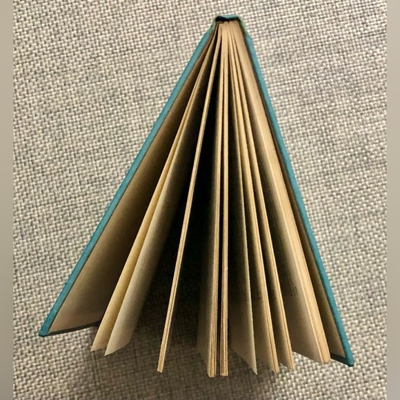 VINTAGE BOOK ‘ A CHRISTMAS CAROL’ CHARLES DICKENS - Picture 12 of 16